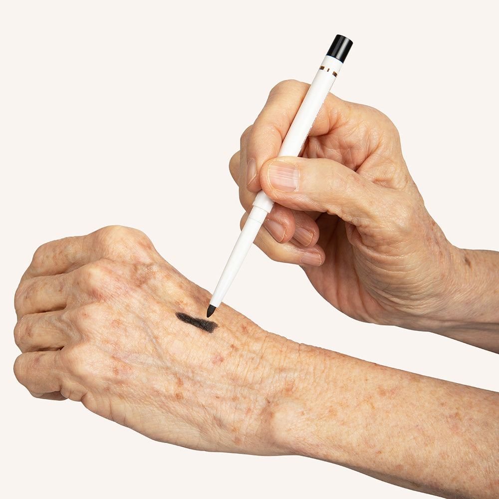 LÁPIS DE OLHOS EM GEL