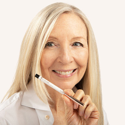 LÁPIS DE OLHOS EM GEL